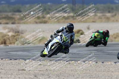 media/Oct-05-2025-CVMA (Sun) [[beeef4f201]]/Race 5-Amateur Supersport Open (Holeshot)/